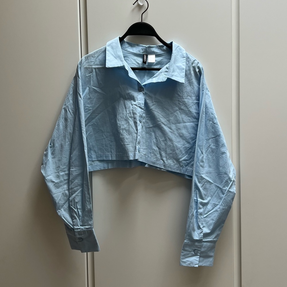 H&M Cropped Blue Button Down